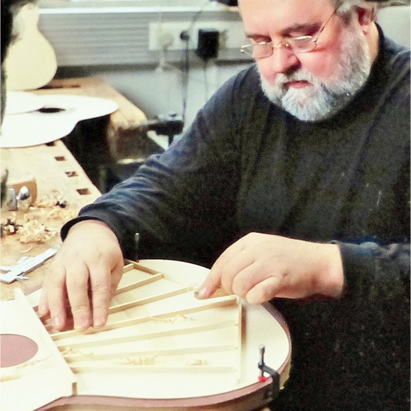 Kauko Liikanen working on traditional struts